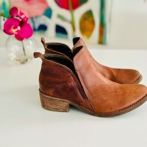 Matisse Wilder Brown Leather Booties